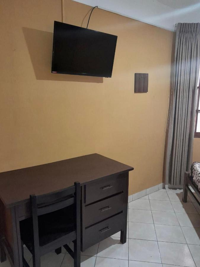 Urbano Hotell Tarija Exteriör bild